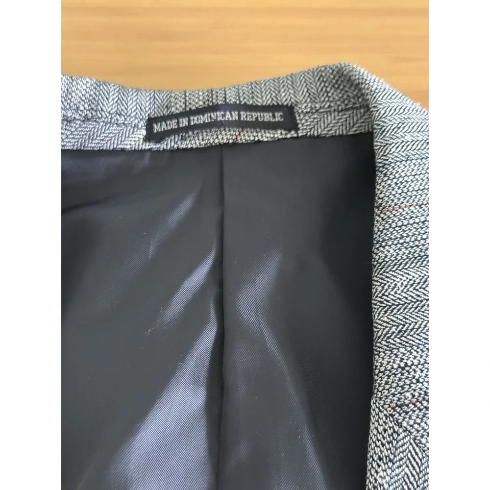 Pierre Balmain Blazer Mens 38L Gray 100% Silk Herringbone Two Button Sport Coat